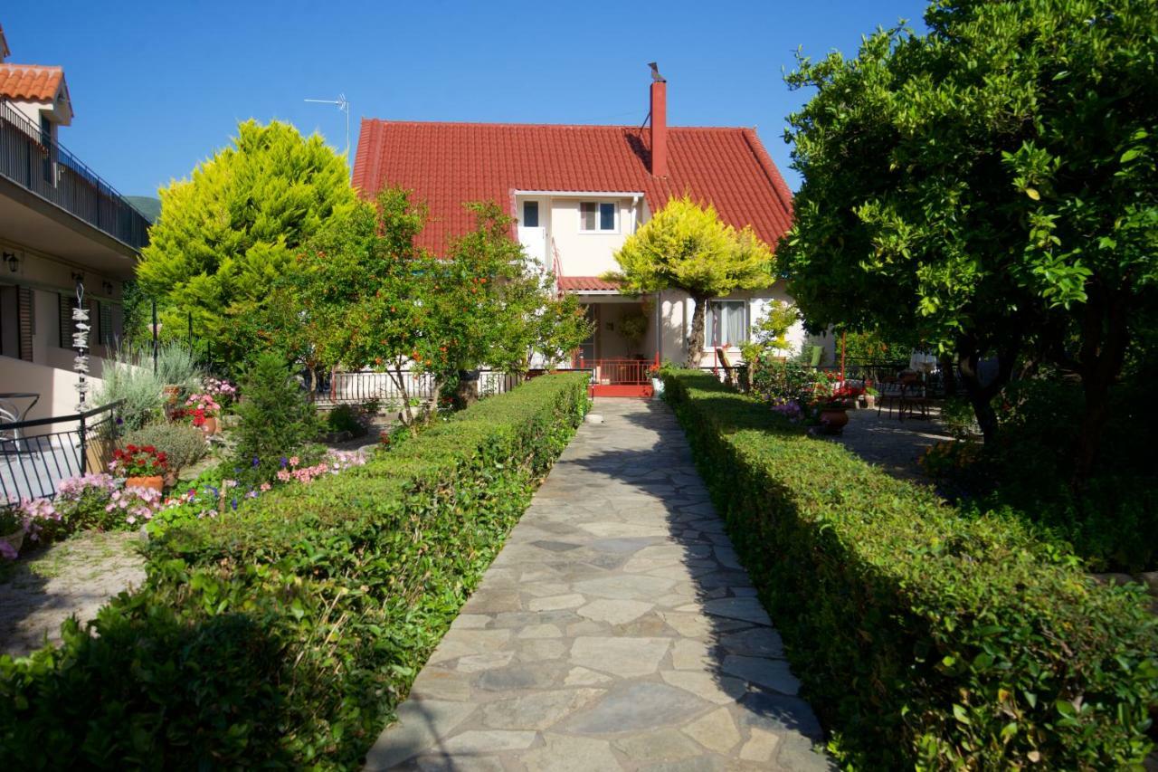 Christina'S Place Sami  Exterior photo