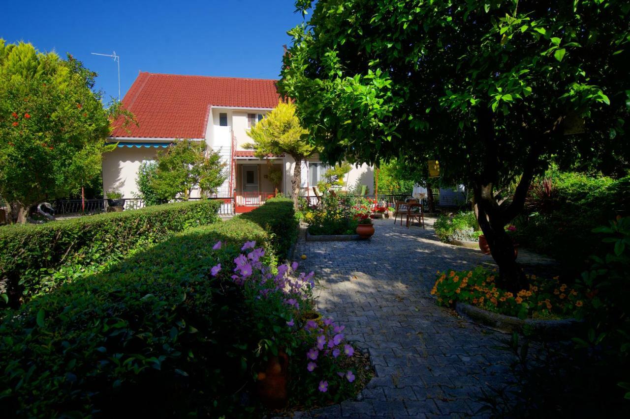 Christina'S Place Sami  Exterior photo